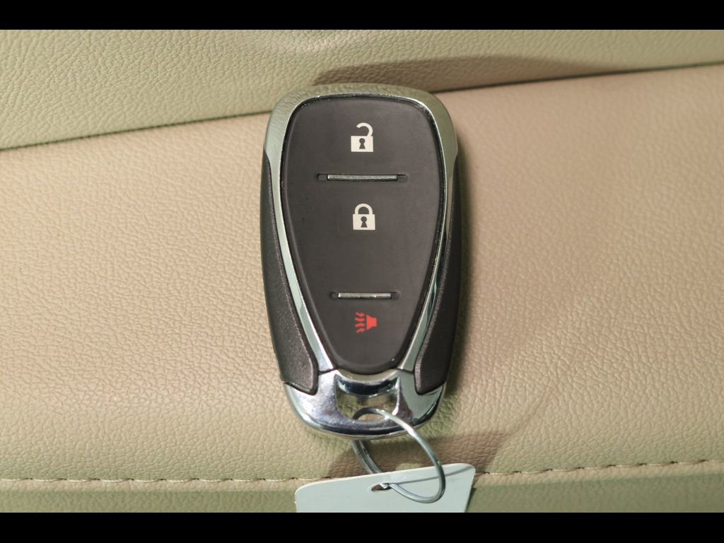 Used 2023 Chevrolet Traverse LS image 10