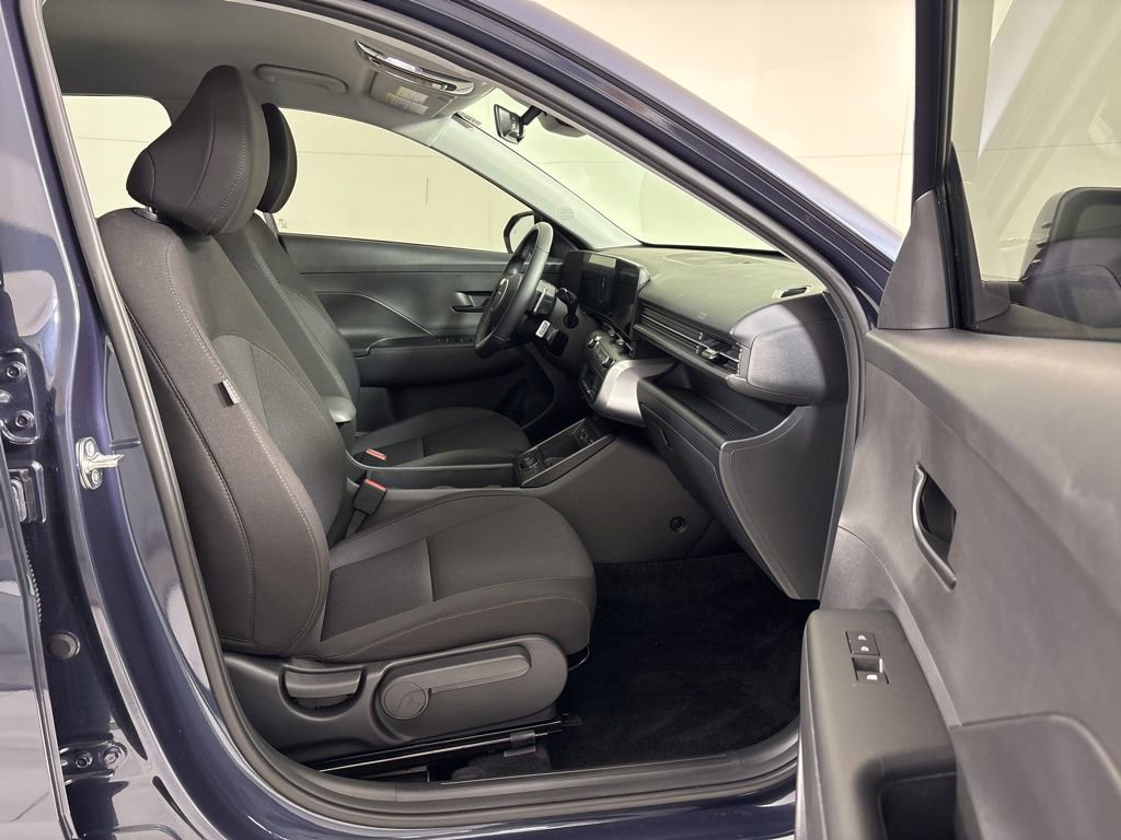 Certified 2025 Hyundai Kona SEL image 12