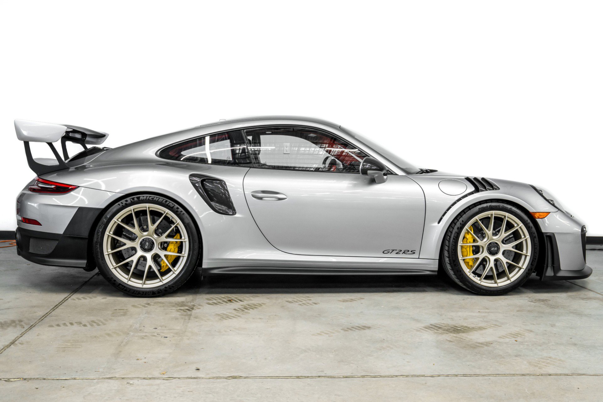 Used 2018 Porsche 911 GT2 RS w/ Weissach Package image 41