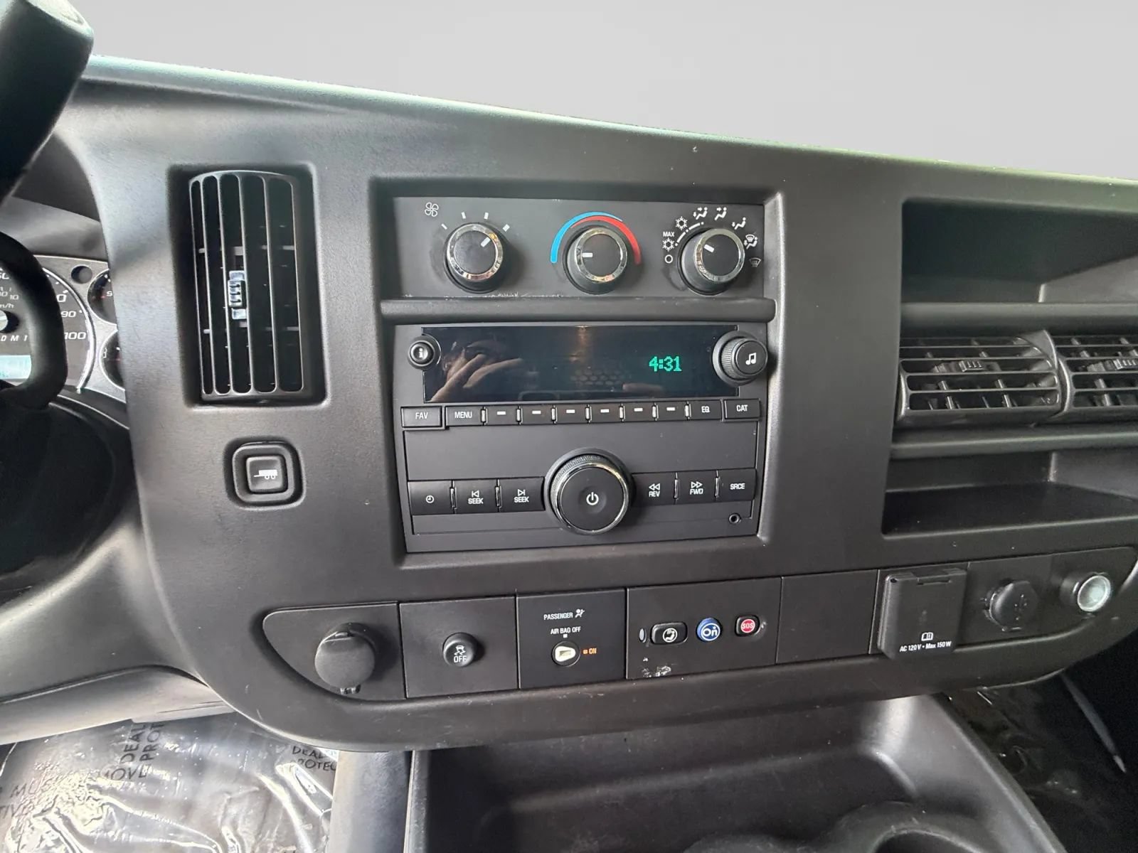 Used 2020 Chevrolet Express 2500 w/ Driver Convenience Package RWD image 21