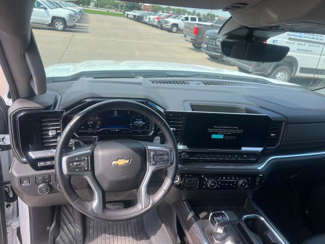 Used 2024 Chevrolet Silverado 1500 LTZ AWD/4WD image 9