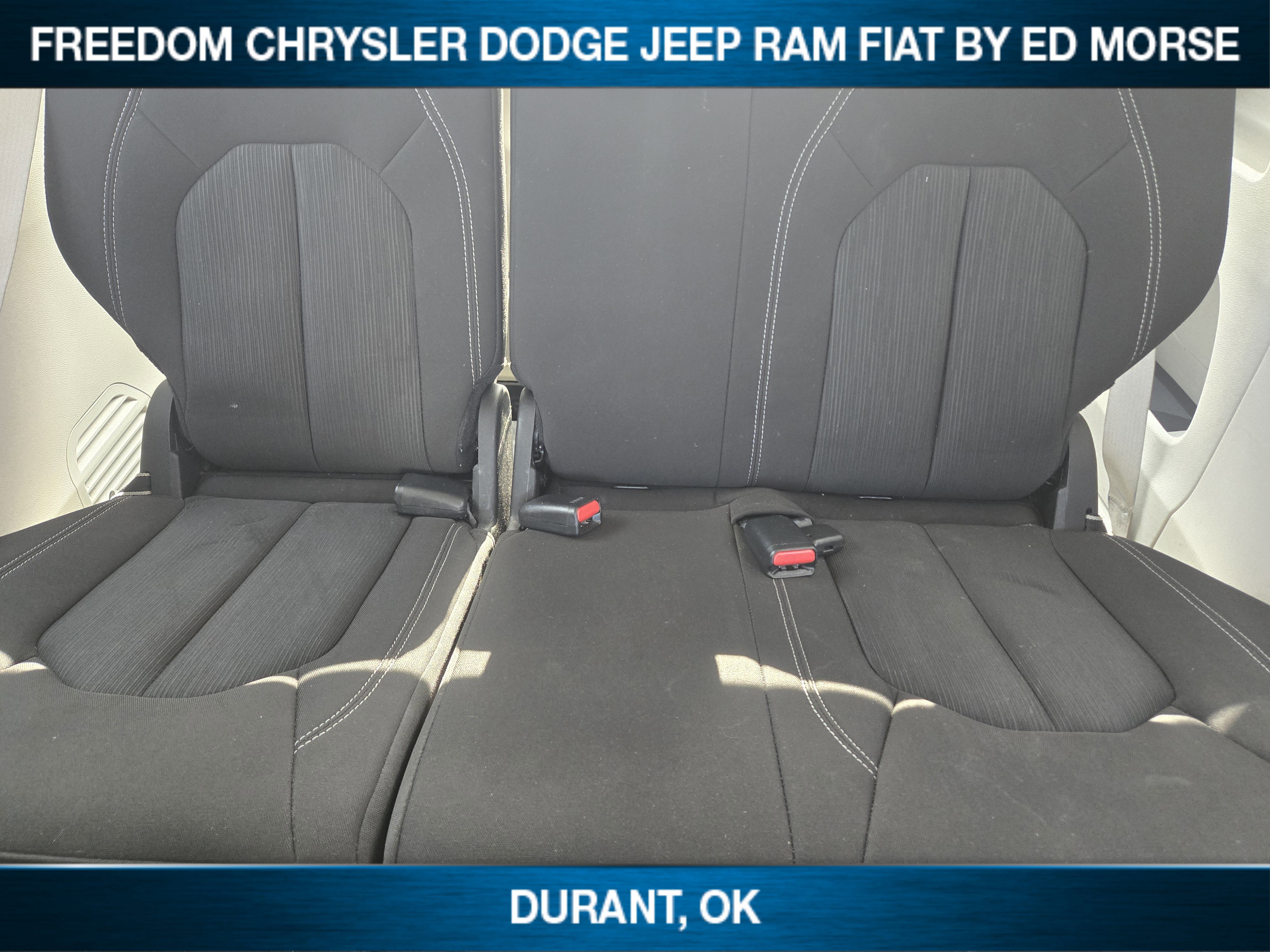 Used 2023 Chrysler Voyager LX image 22