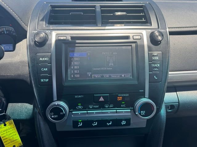 Used 2014 Toyota Camry SE FWD image 17