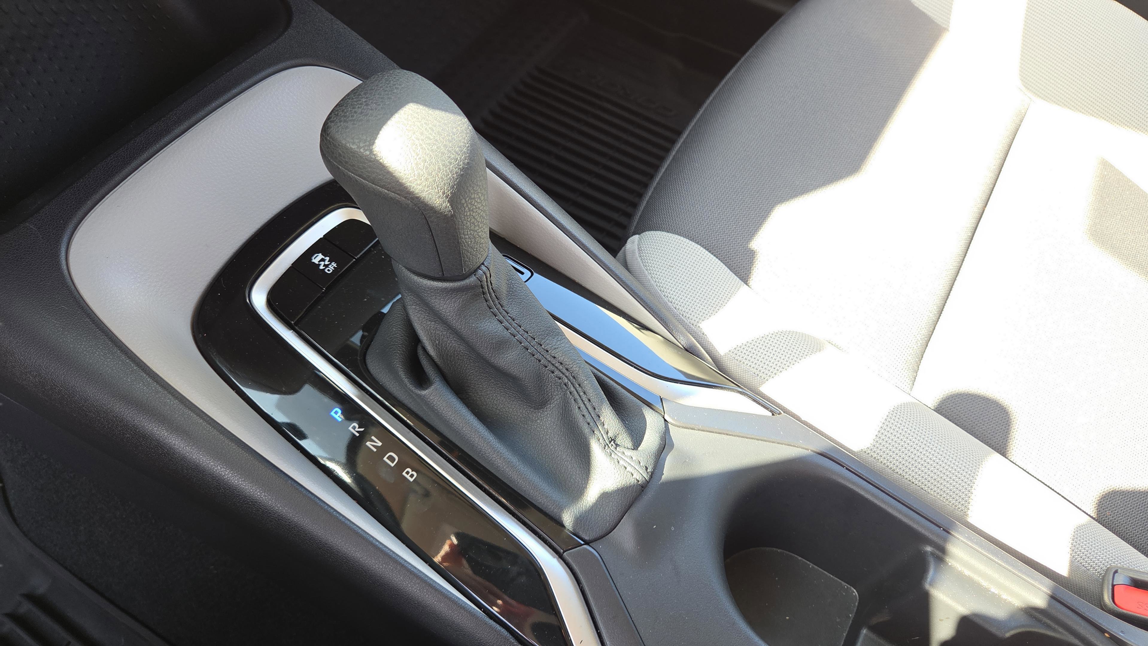 Used 2025 Toyota Corolla LE w/ Convenience Package image 25