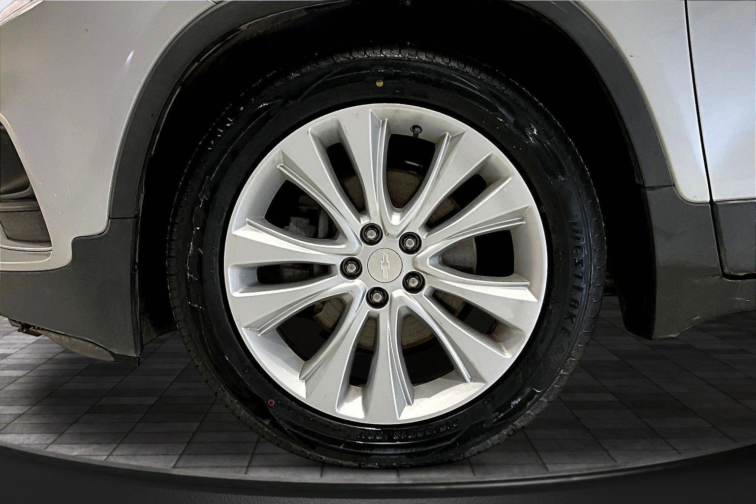 Used 2017 Chevrolet Trax Premier FWD image 33