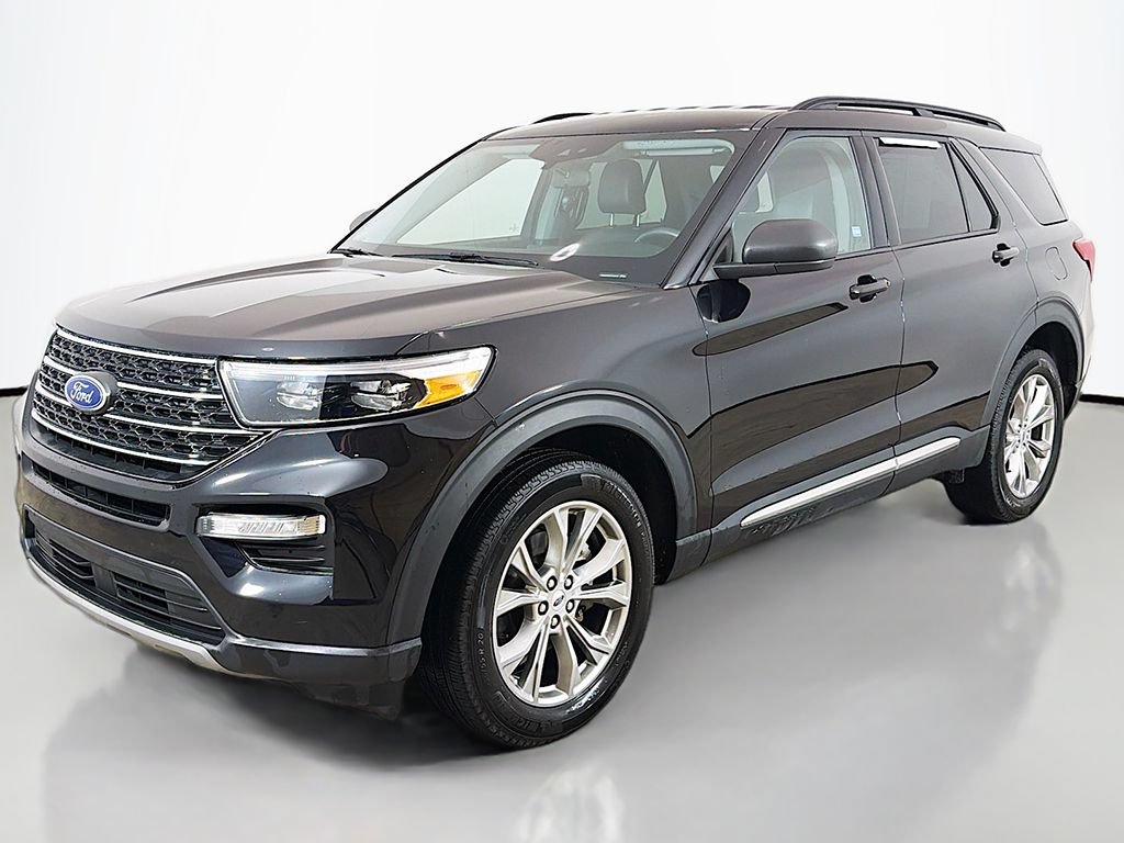 Used 2024 Ford Explorer XLT w/ Equipment Group 202A AWD/4WD image 8