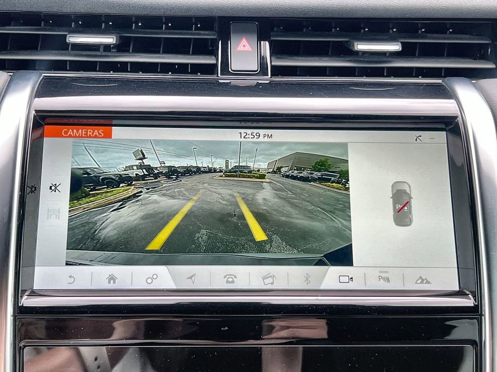 Used 2020 Land Rover Discovery Sport SE R-Dynamic AWD/4WD image 25