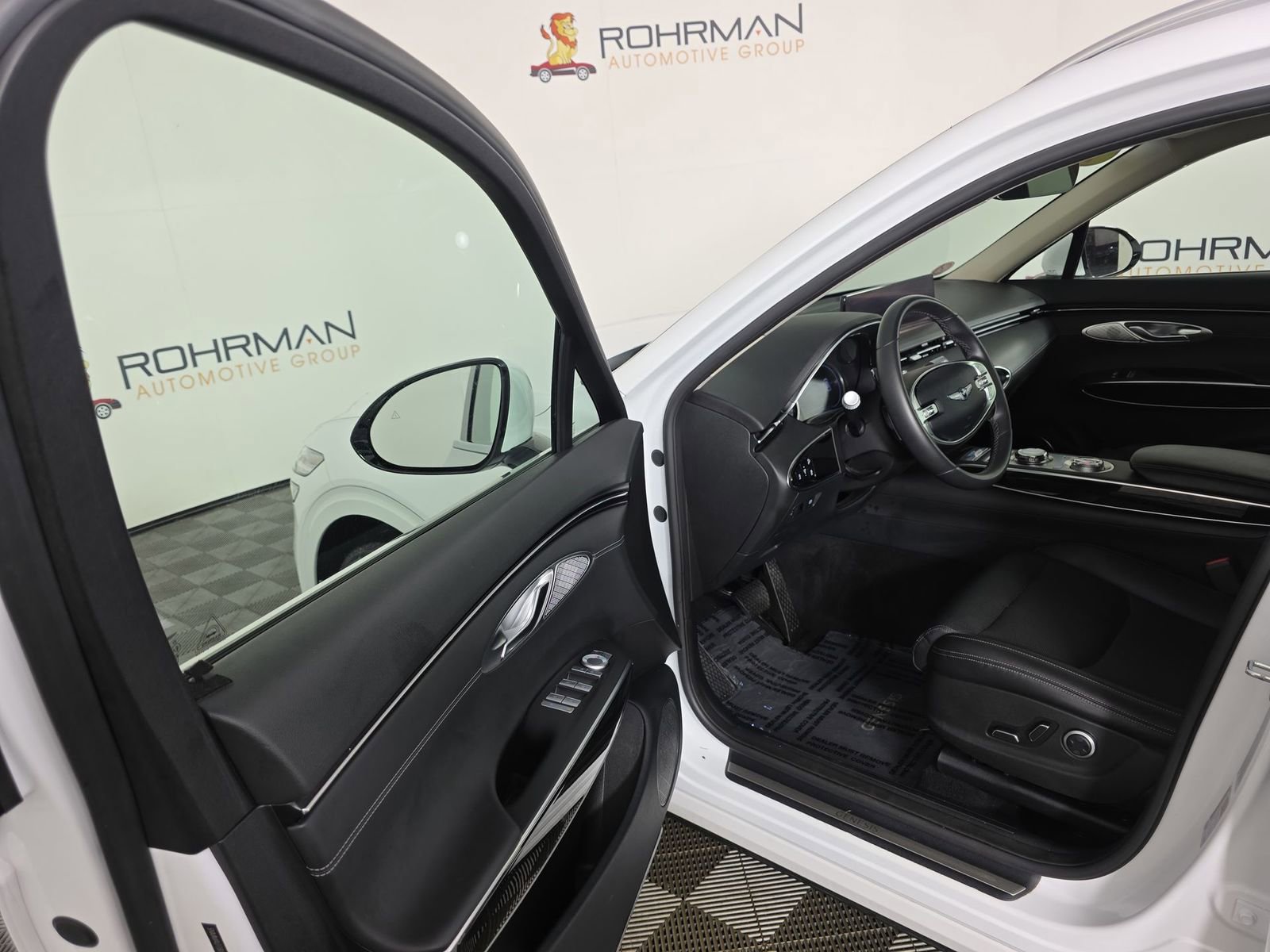 Used 2025 Genesis GV70 2.5T image 18