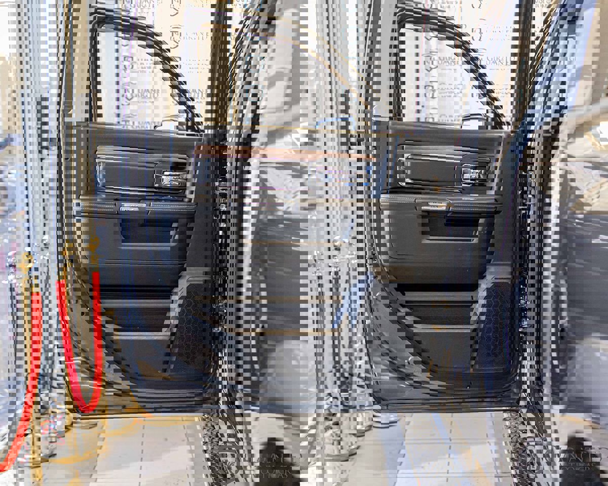 Used 2016 RAM 1500 Laramie w/ Convenience Group image 32