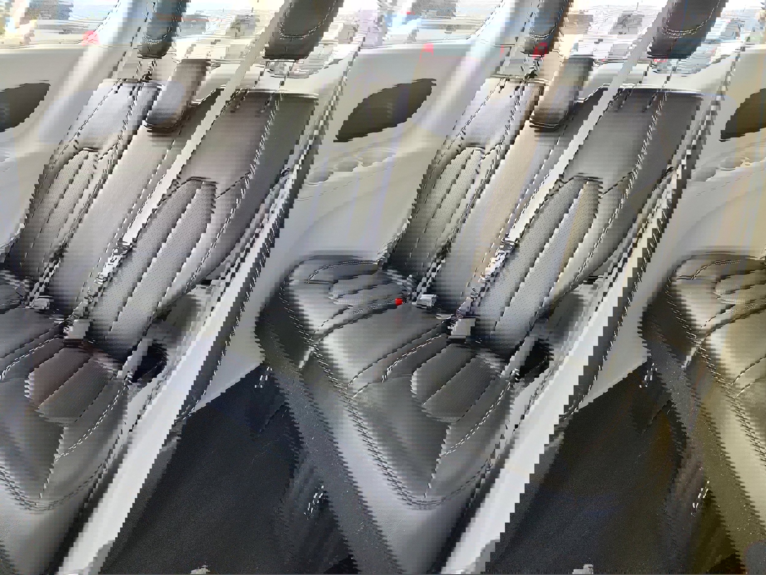 Used 2024 Chrysler Pacifica Touring-L image 12