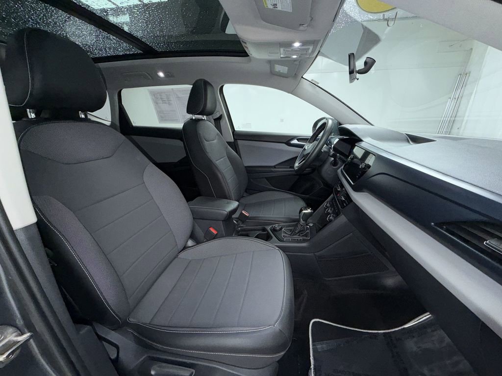 Used 2022 Volkswagen Taos SE FWD image 5
