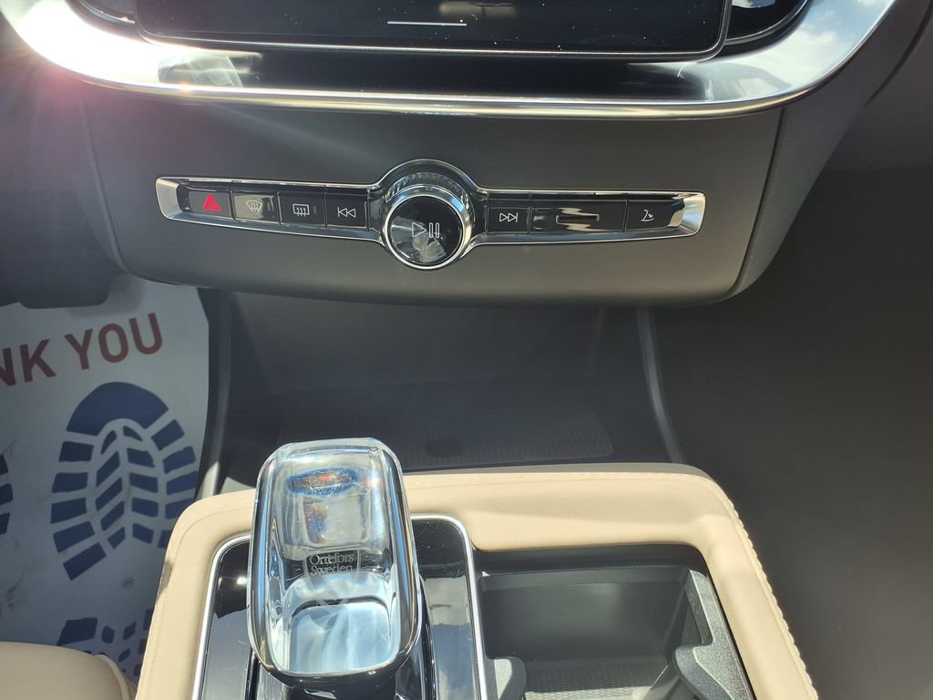 New 2026 Volvo XC90 T8 Plus w/ Protection Package Premier AWD/4WD image 27