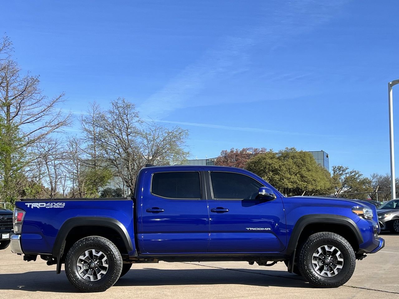 Used 2023 Toyota Tacoma TRD Off-Road image 3
