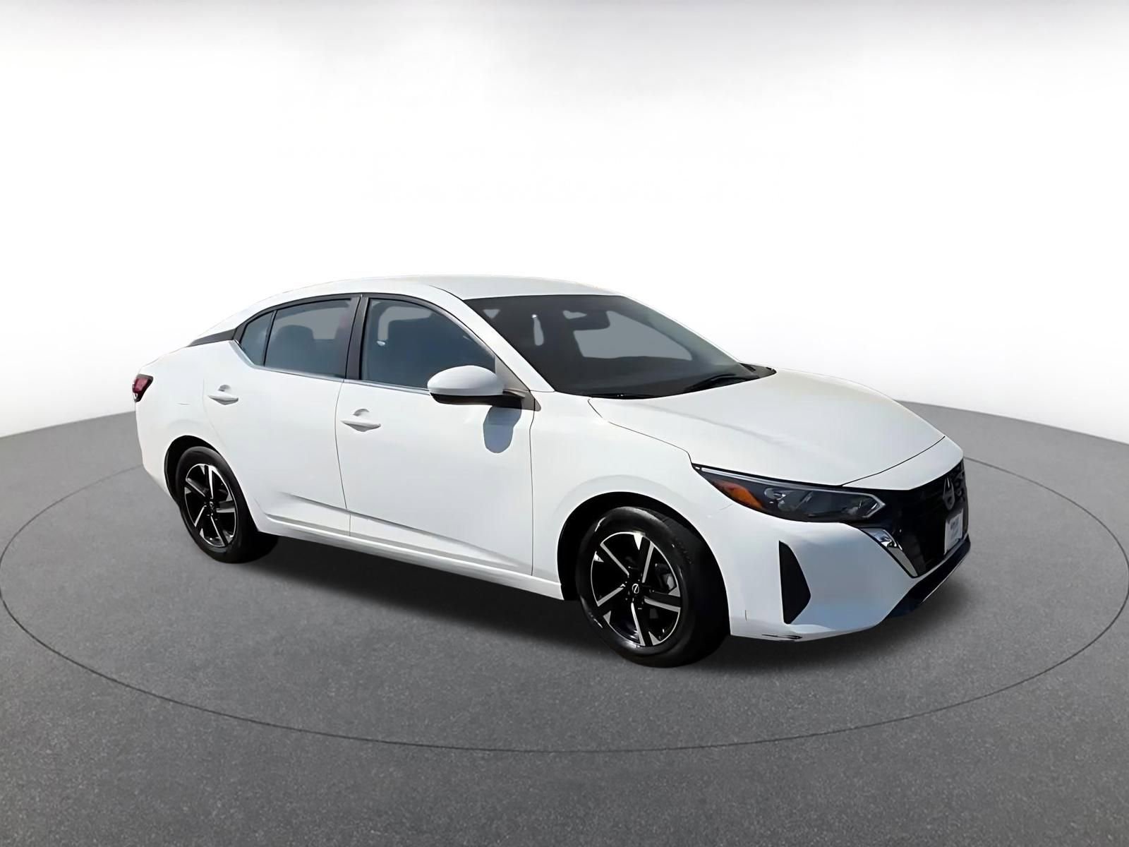 Used 2025 Nissan Sentra SV image 2