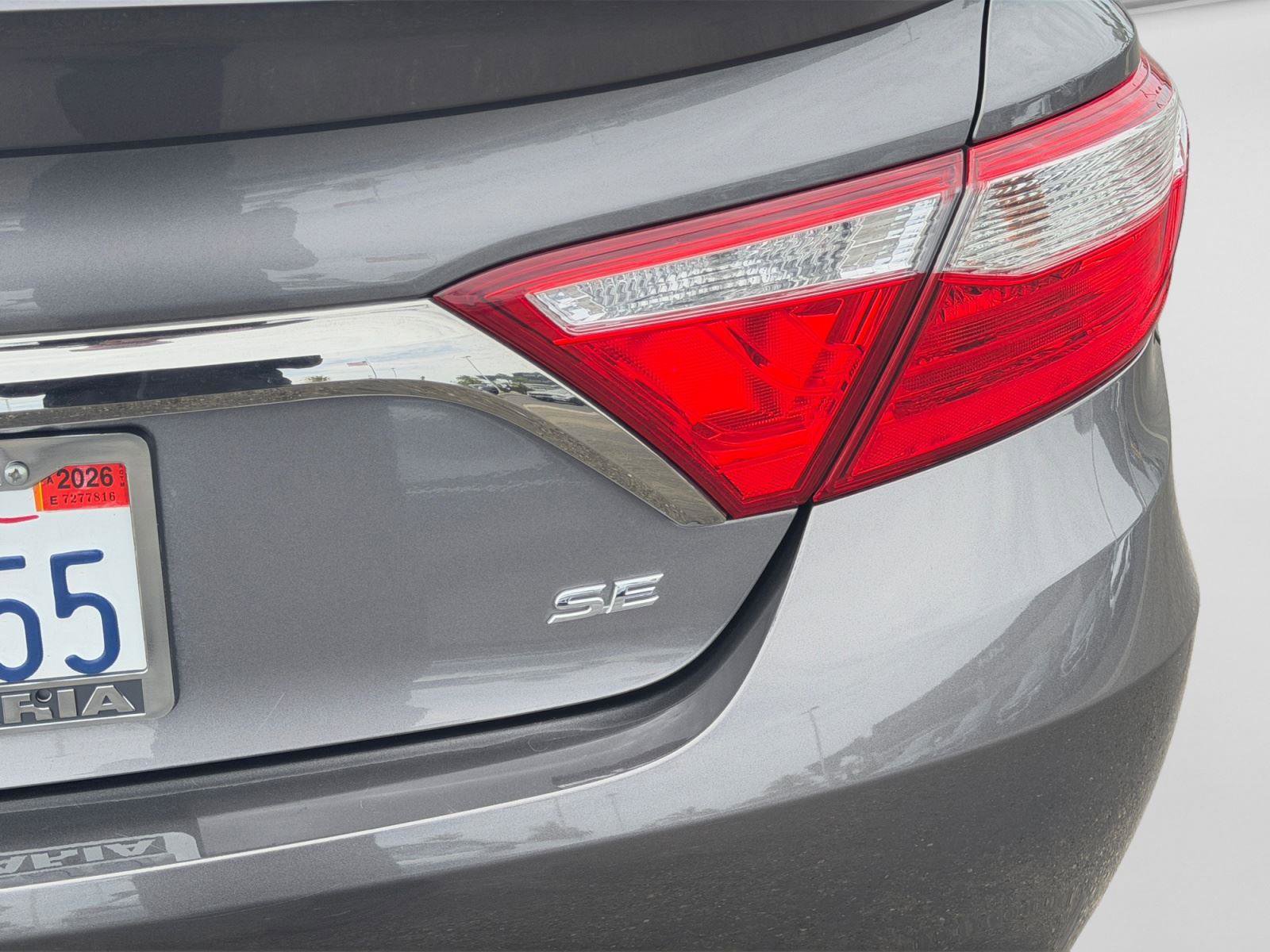 Used 2016 Toyota Camry SE FWD image 10