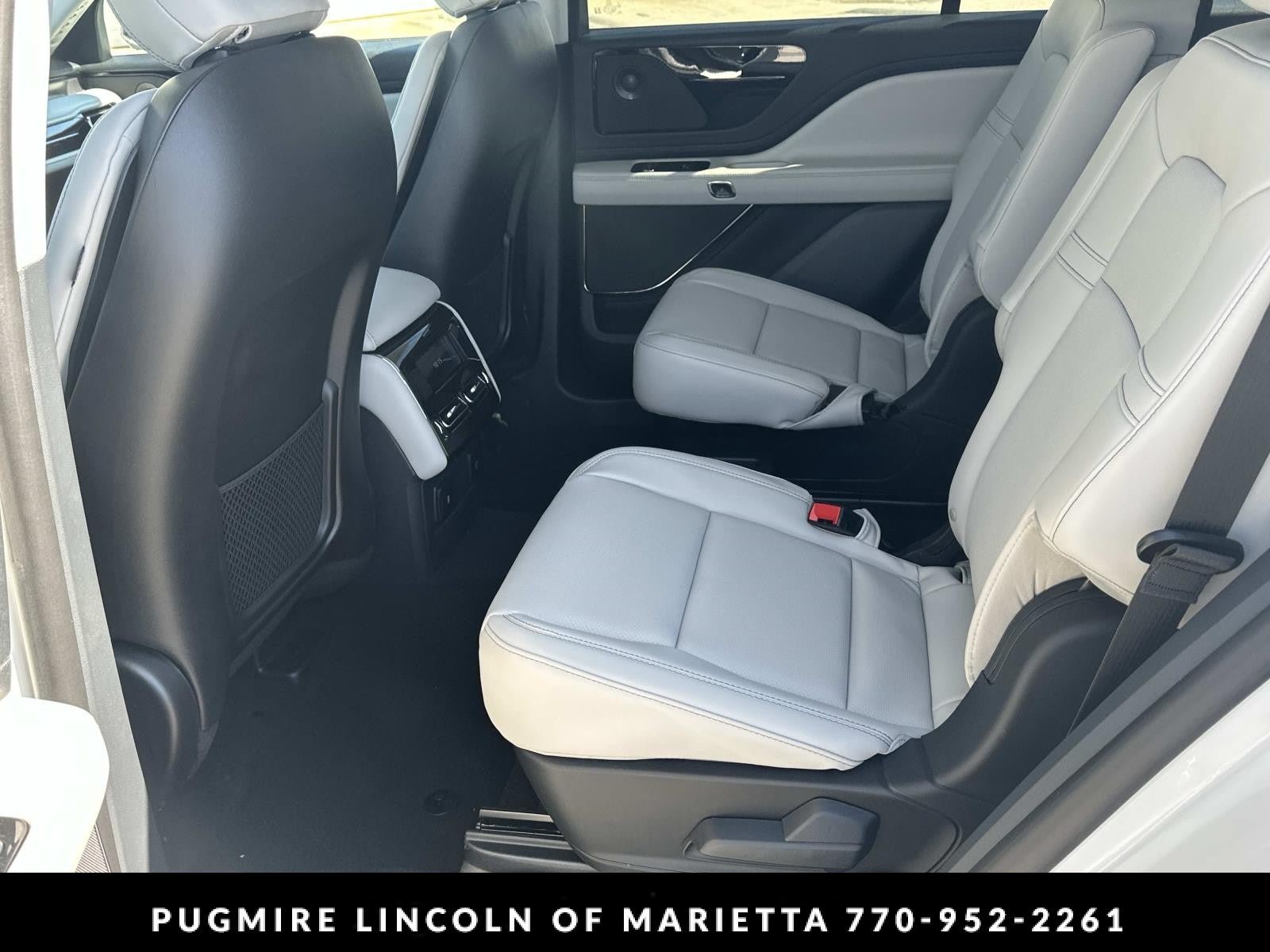 New 2026 Lincoln Aviator 2WD image 21