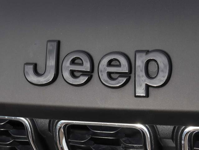Used 2023 Jeep Grand Cherokee L Laredo image 11