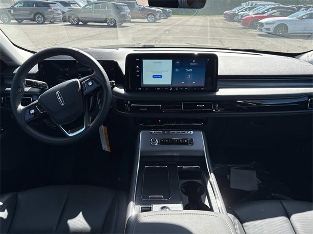 New 2025 Lincoln Aviator AWD w/ Equipment Group 101A image 16