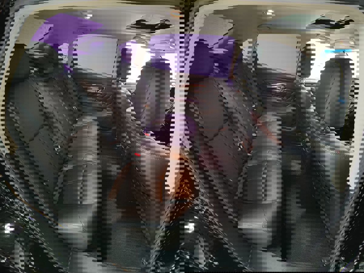 Used 2015 INFINITI Q70 L 3.7 w/ Technology Package image 16