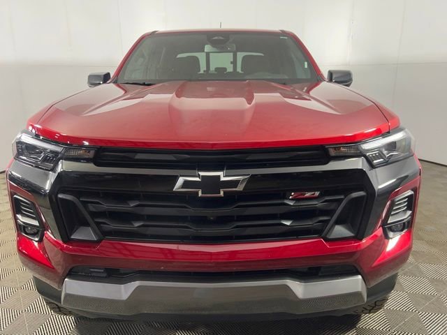 Used 2025 Chevrolet Colorado Z71 w/ Technology Package image 2