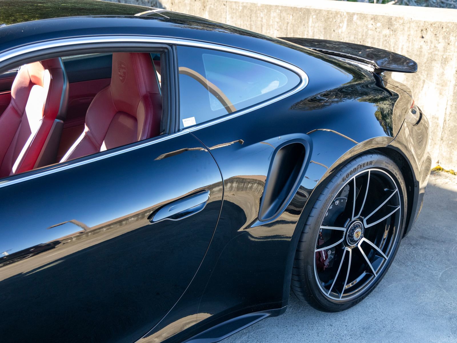 Used 2021 Porsche 911 Turbo S image 18