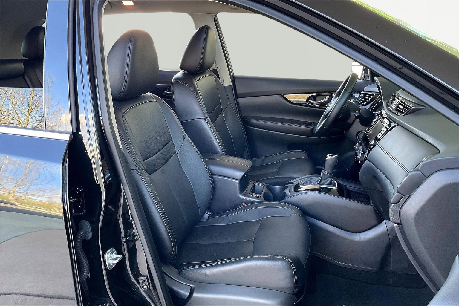 Used 2018 Nissan Rogue SL w/ Premium Package AWD/4WD image 29