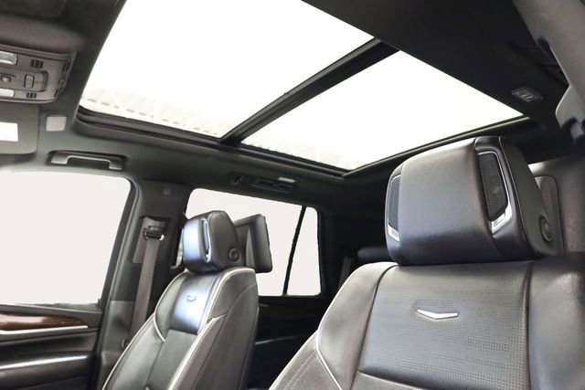 Used 2021 Cadillac Escalade Premium Luxury AWD/4WD image 29