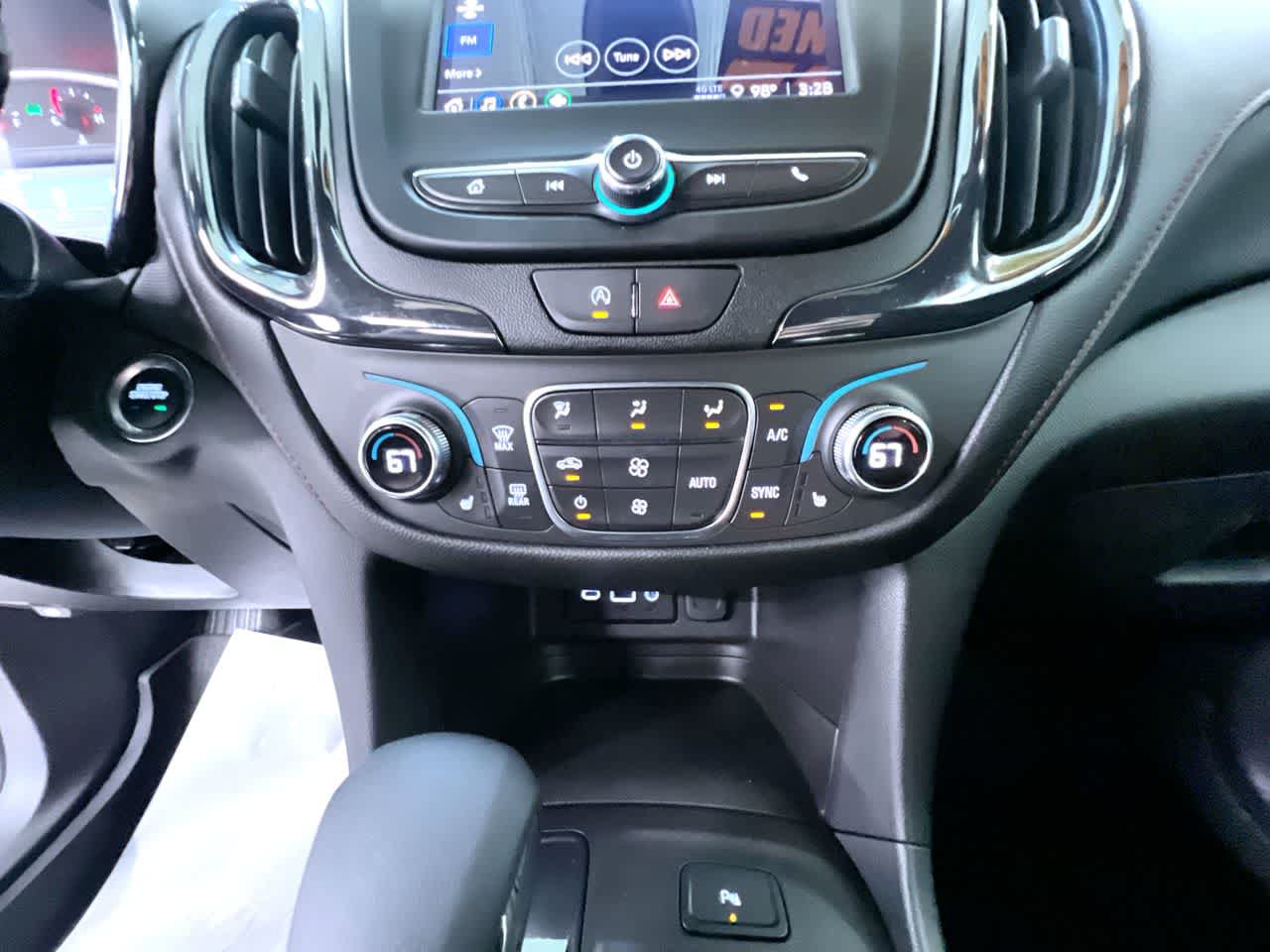 Used 2024 Chevrolet Equinox RS w/ LPO, Floor Liner Package FWD image 28