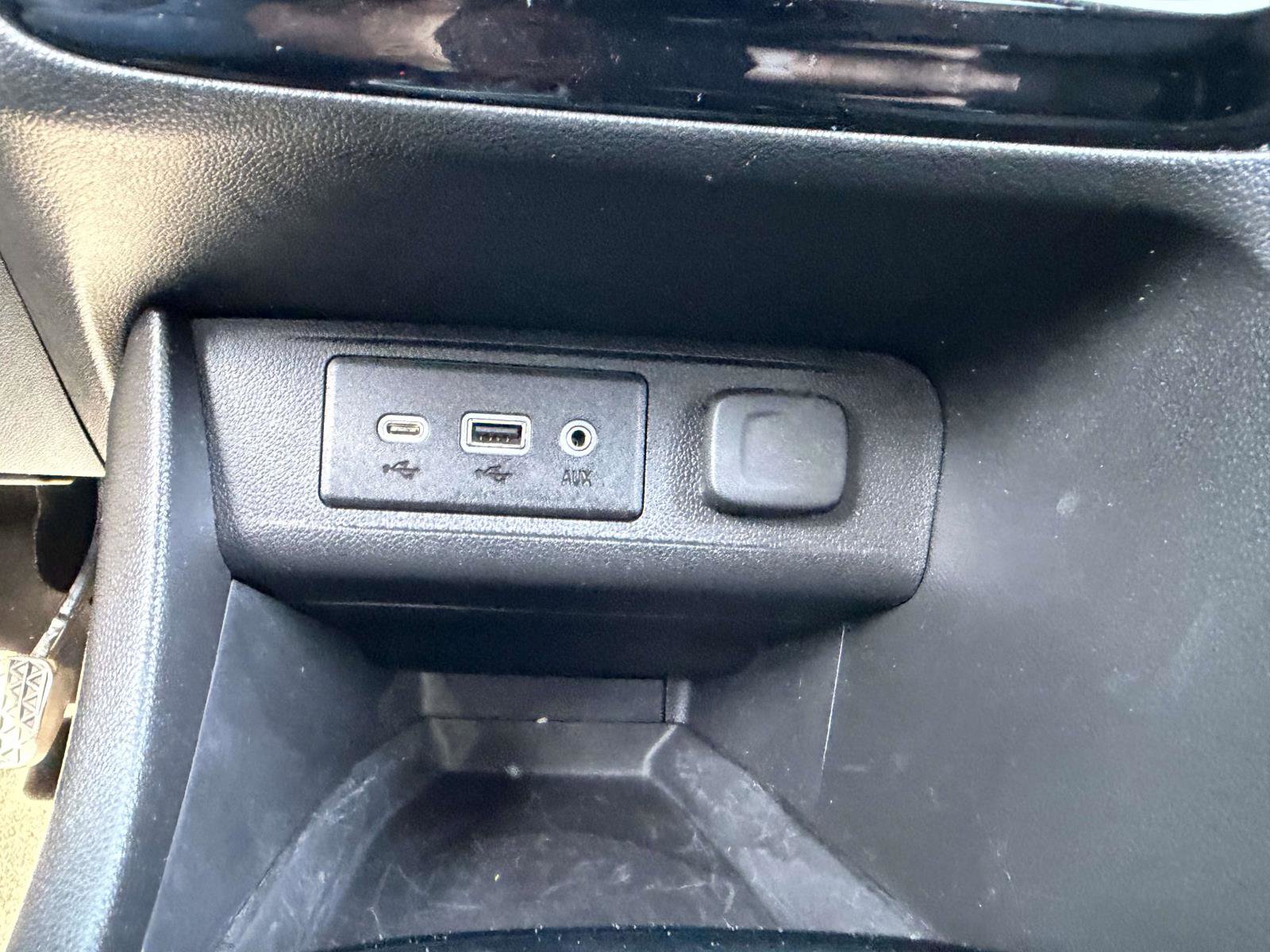 Used 2020 Buick Encore GX Select AWD/4WD image 20