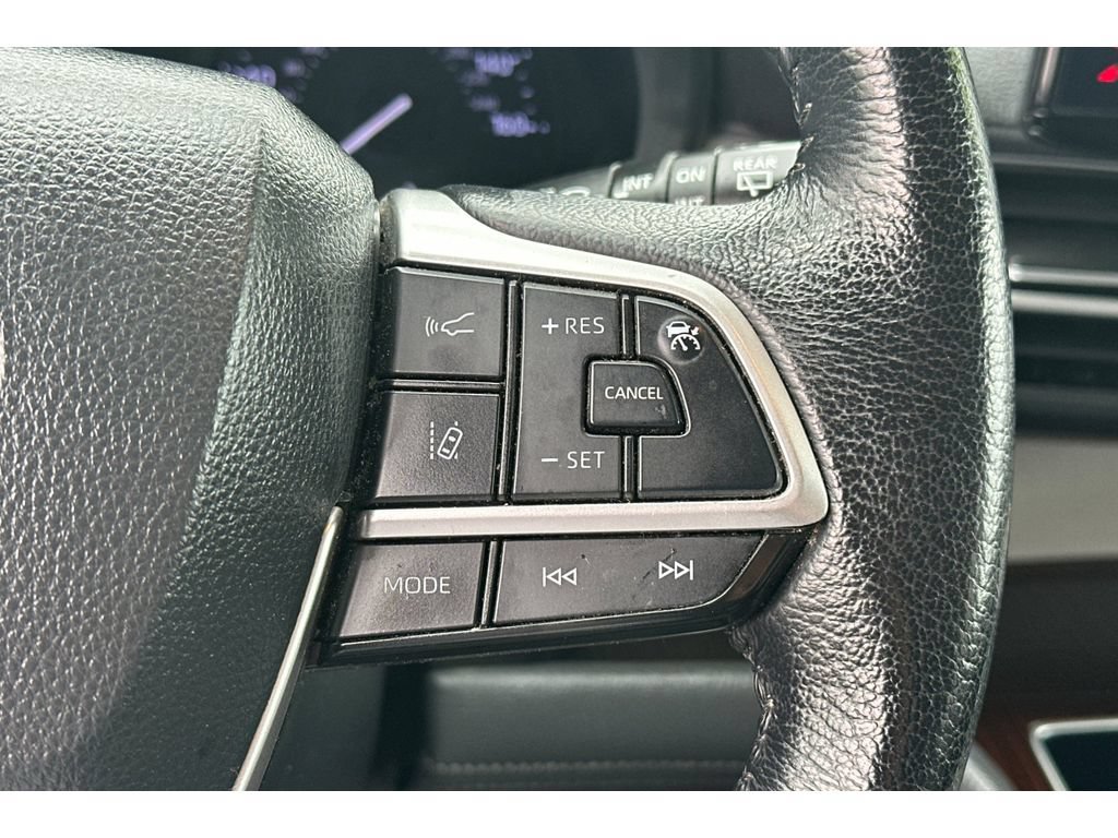 Used 2021 Toyota Sienna XLE FWD image 28