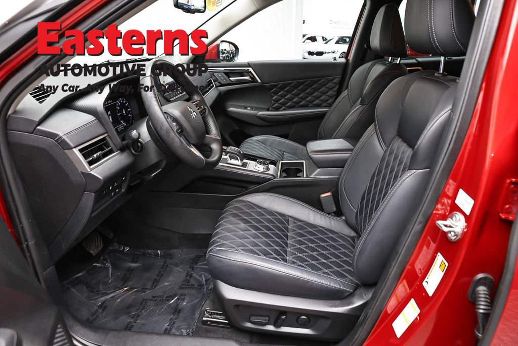 Used 2023 Mitsubishi Outlander SEL AWD/4WD image 14