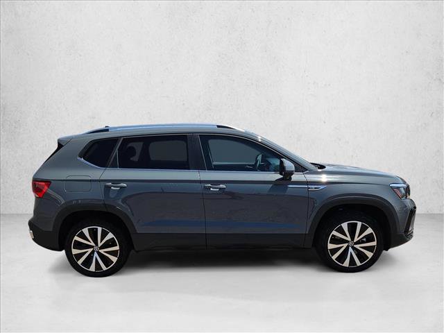 Used 2024 Volkswagen Taos SE FWD video 4