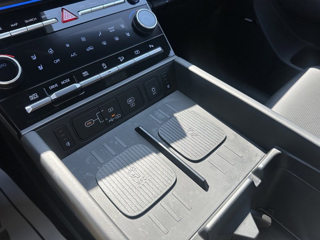 Used 2025 Hyundai Santa Fe Calligraphy image 24