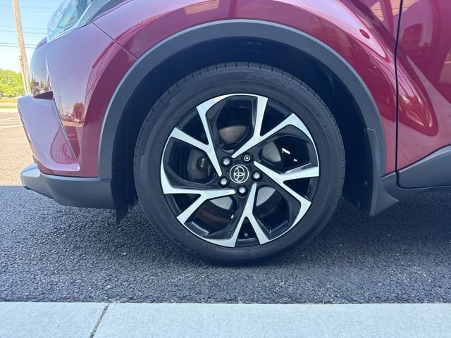 Used 2018 Toyota C-HR XLE FWD image 8