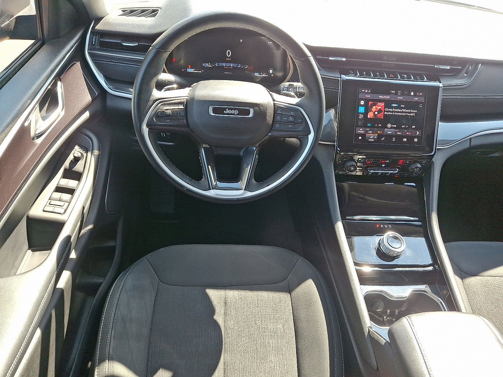 Certified 2022 Jeep Grand Cherokee Laredo w/ Luxury Tech Group I image 12