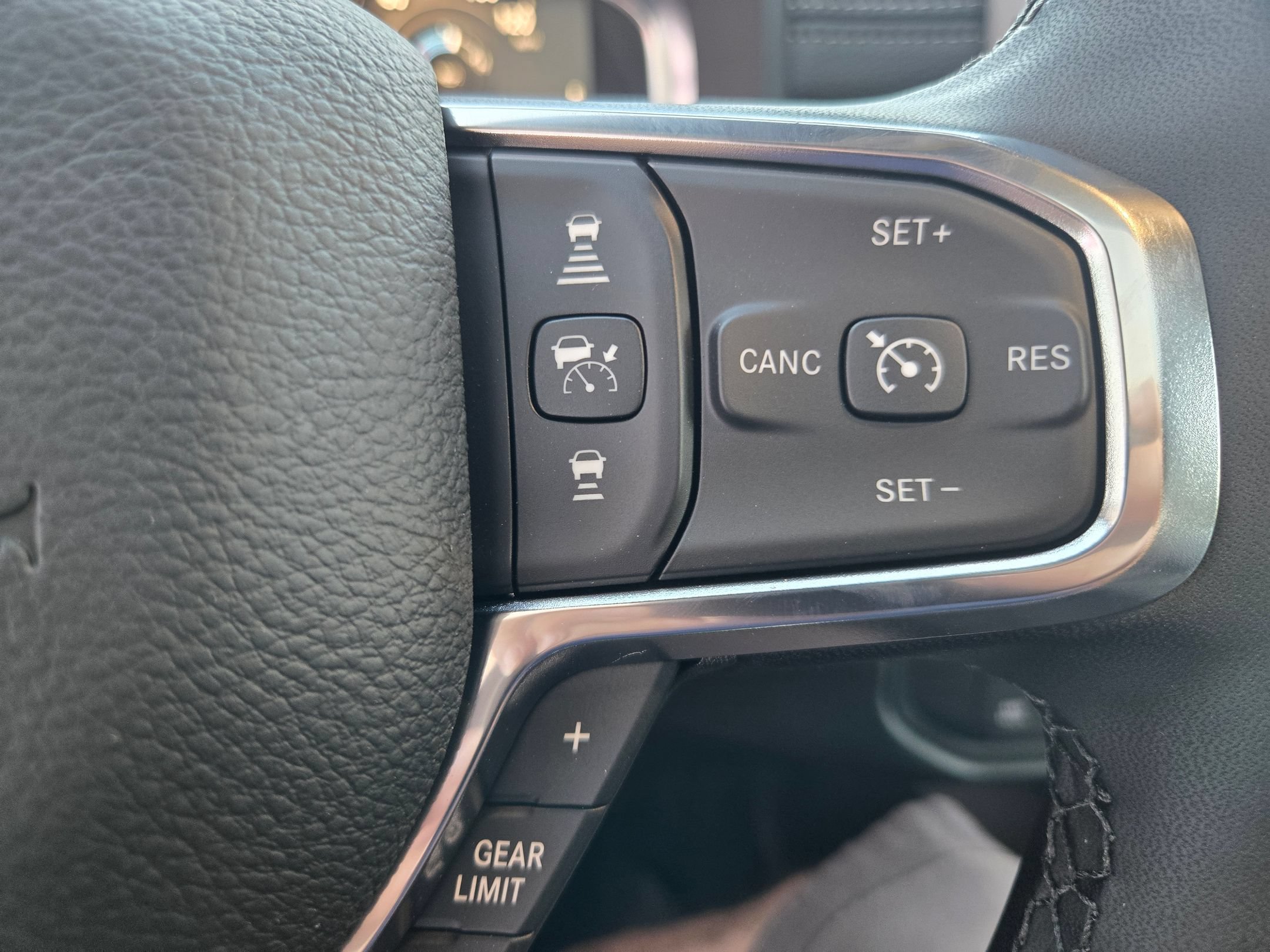 New 2026 RAM 2500 Laramie w/ Sport Appearance Package AWD/4WD image 28