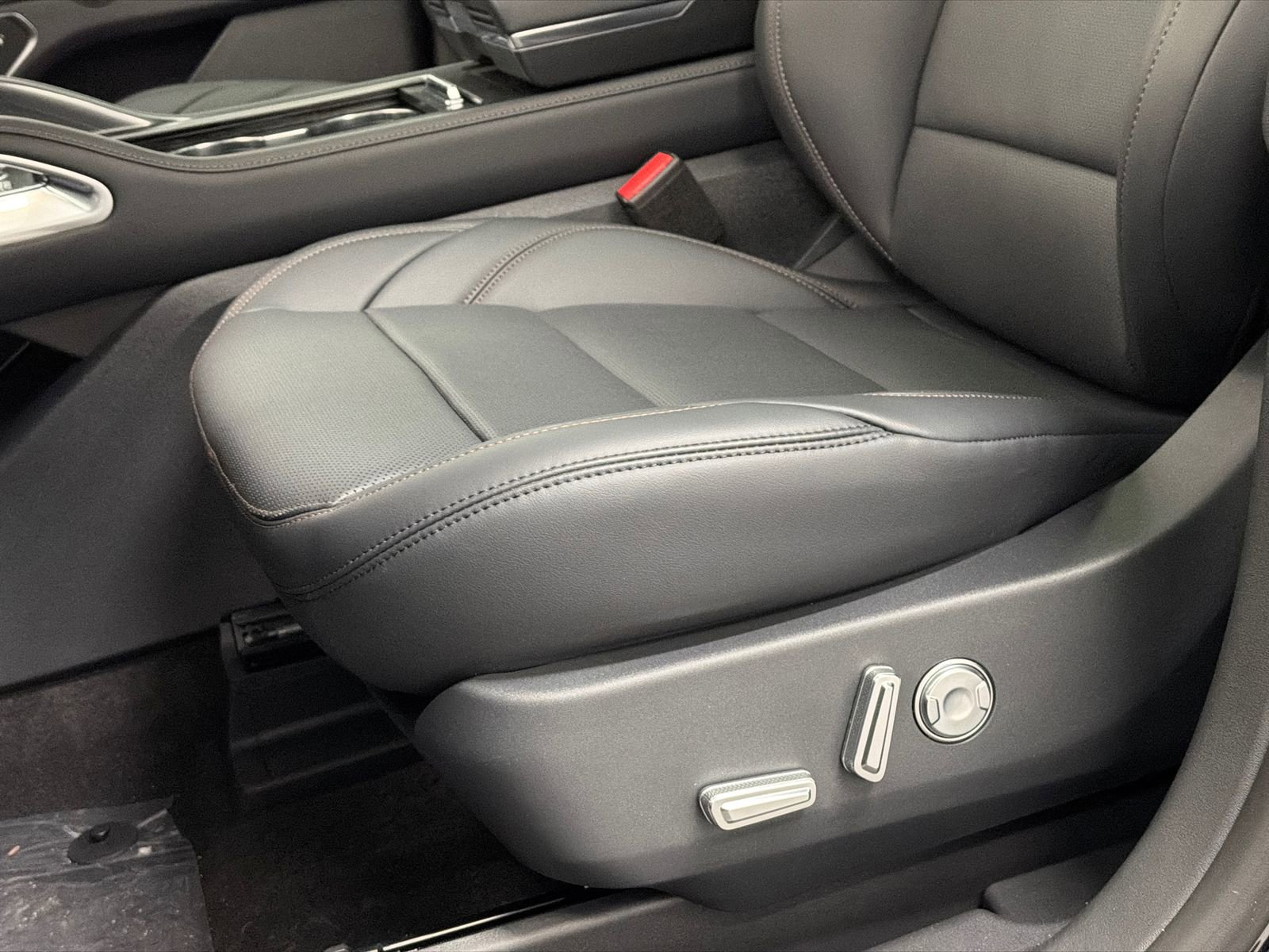 New 2026 Lincoln Nautilus Premier w/ Equipment Group 102A image 18