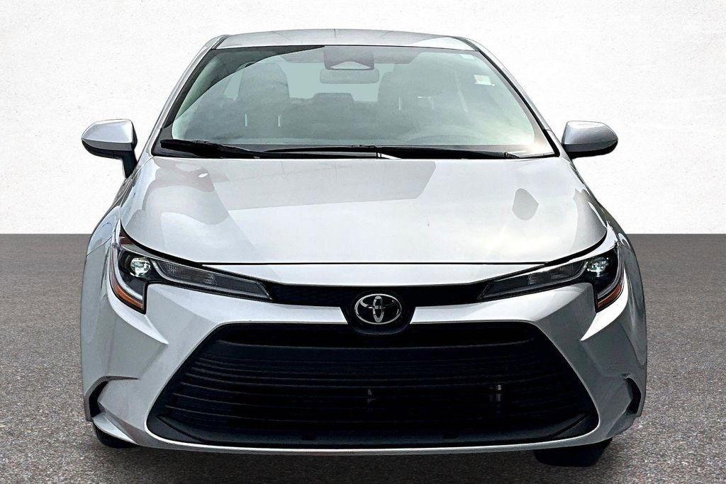Used 2026 Toyota Corolla LE image 3