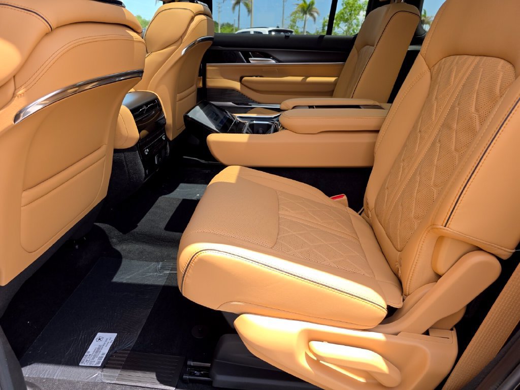 New 2026 Jeep Grand Wagoneer Summit AWD/4WD image 24