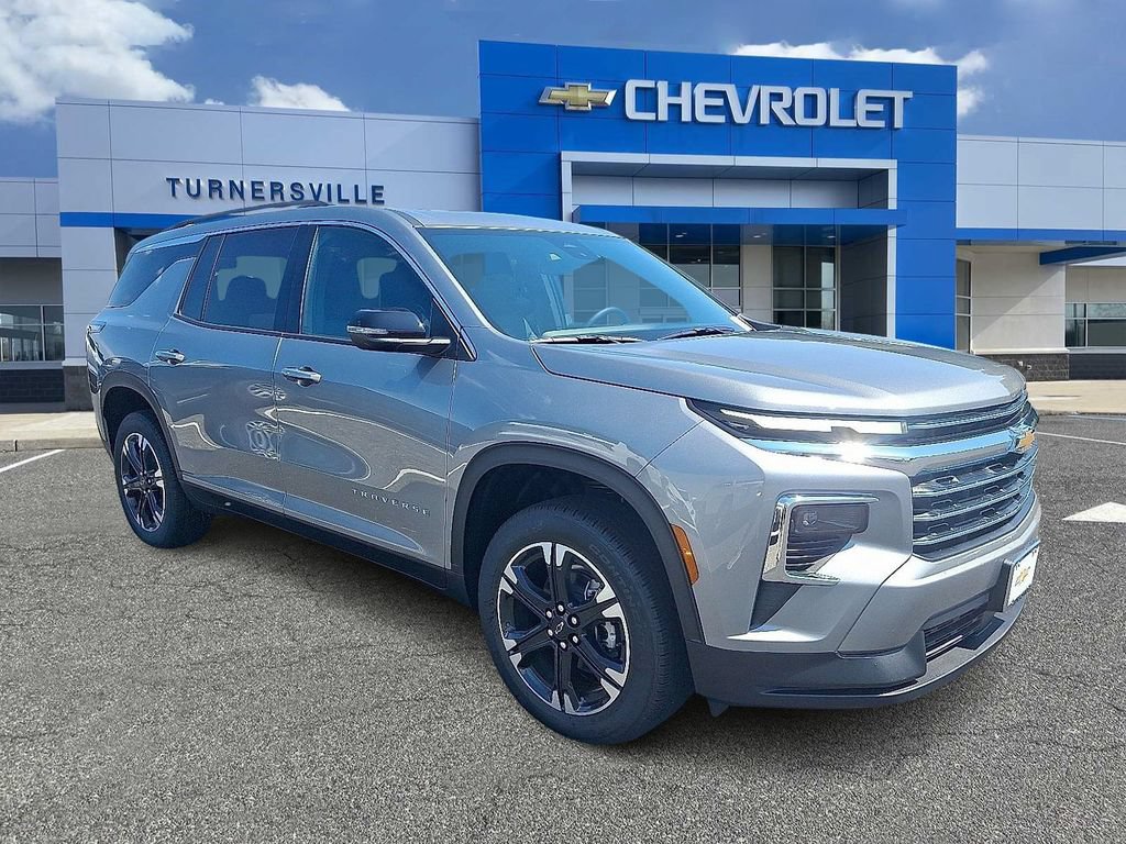 New 2027 Chevrolet Traverse LT w/ Sun and Wheel Package FWD image 2