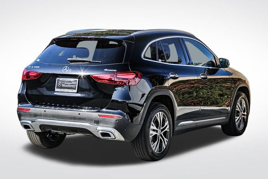 Used 2025 Mercedes-Benz GLA 250 4MATIC image 9
