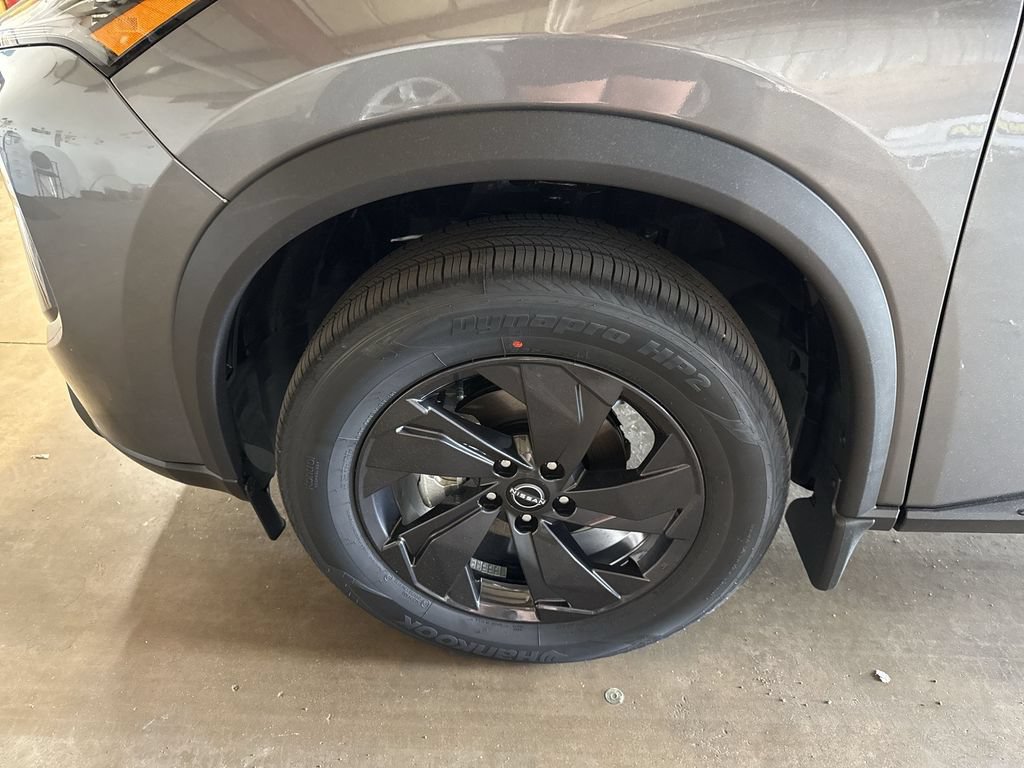 New 2026 Nissan Rogue SV w/ Cold Weather Package AWD/4WD image 18