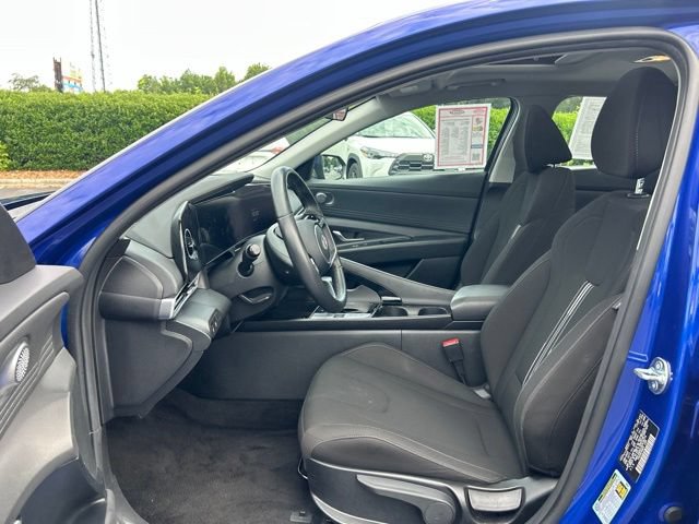 Used 2025 Hyundai Elantra SEL FWD image 14