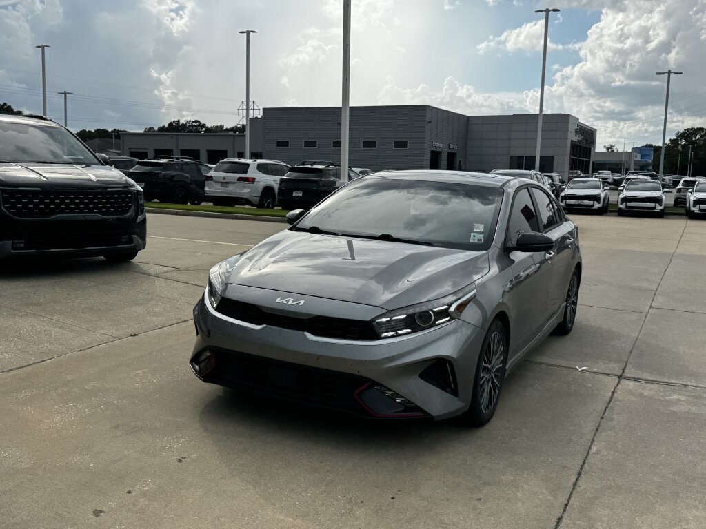 Used 2022 Kia Forte GT-Line w/ GT-Line Premium Package FWD image 4
