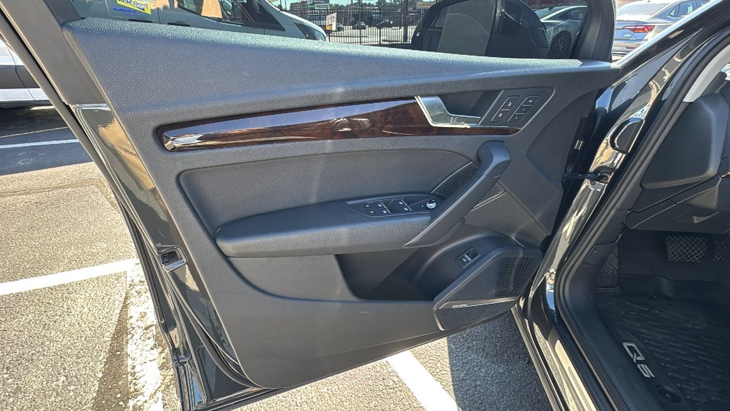 Used 2018 Audi Q5 2.0T Premium Plus w/ Premium Plus Package AWD/4WD image 13