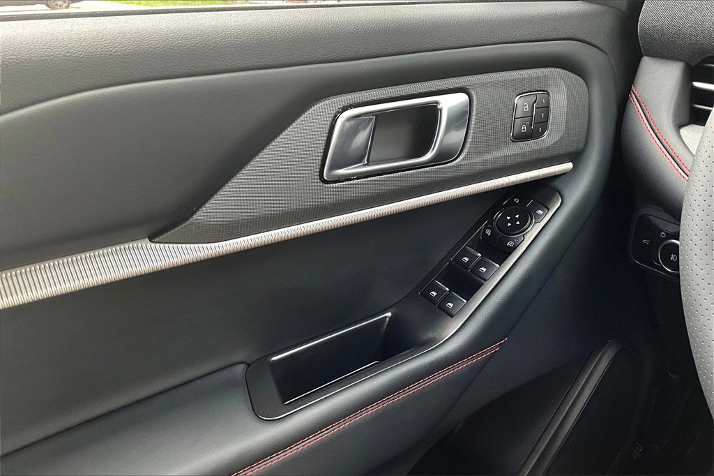 New 2025 Ford Explorer ST-Line w/ Premium Package image 37