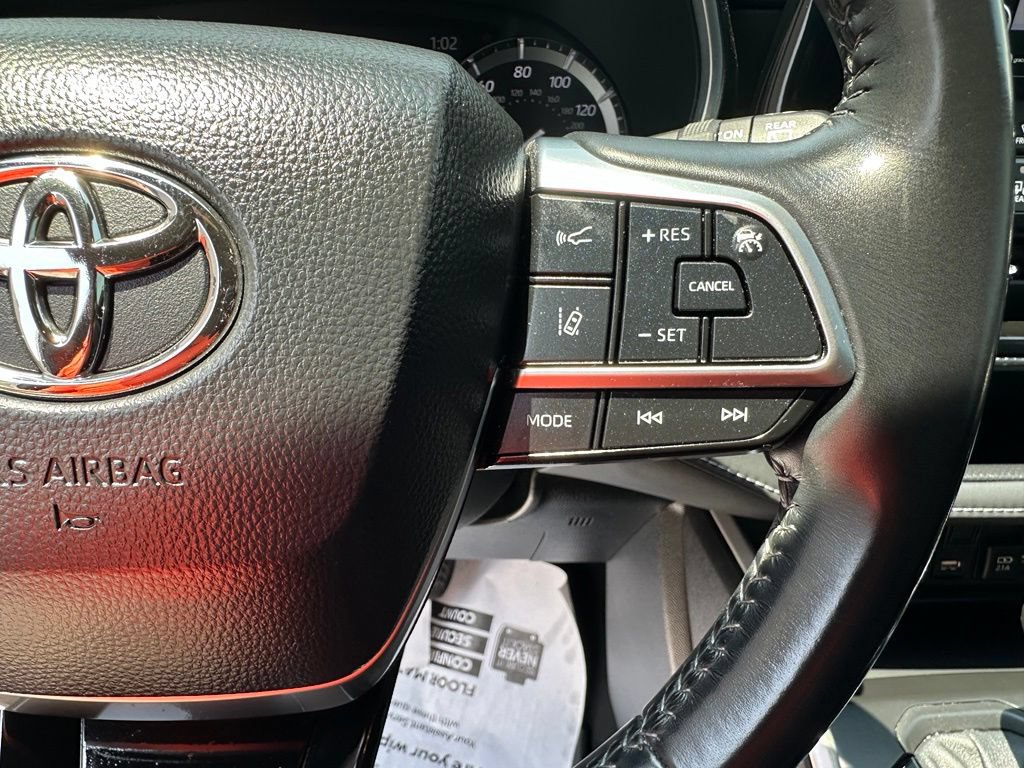 Used 2021 Toyota Highlander XSE FWD image 14