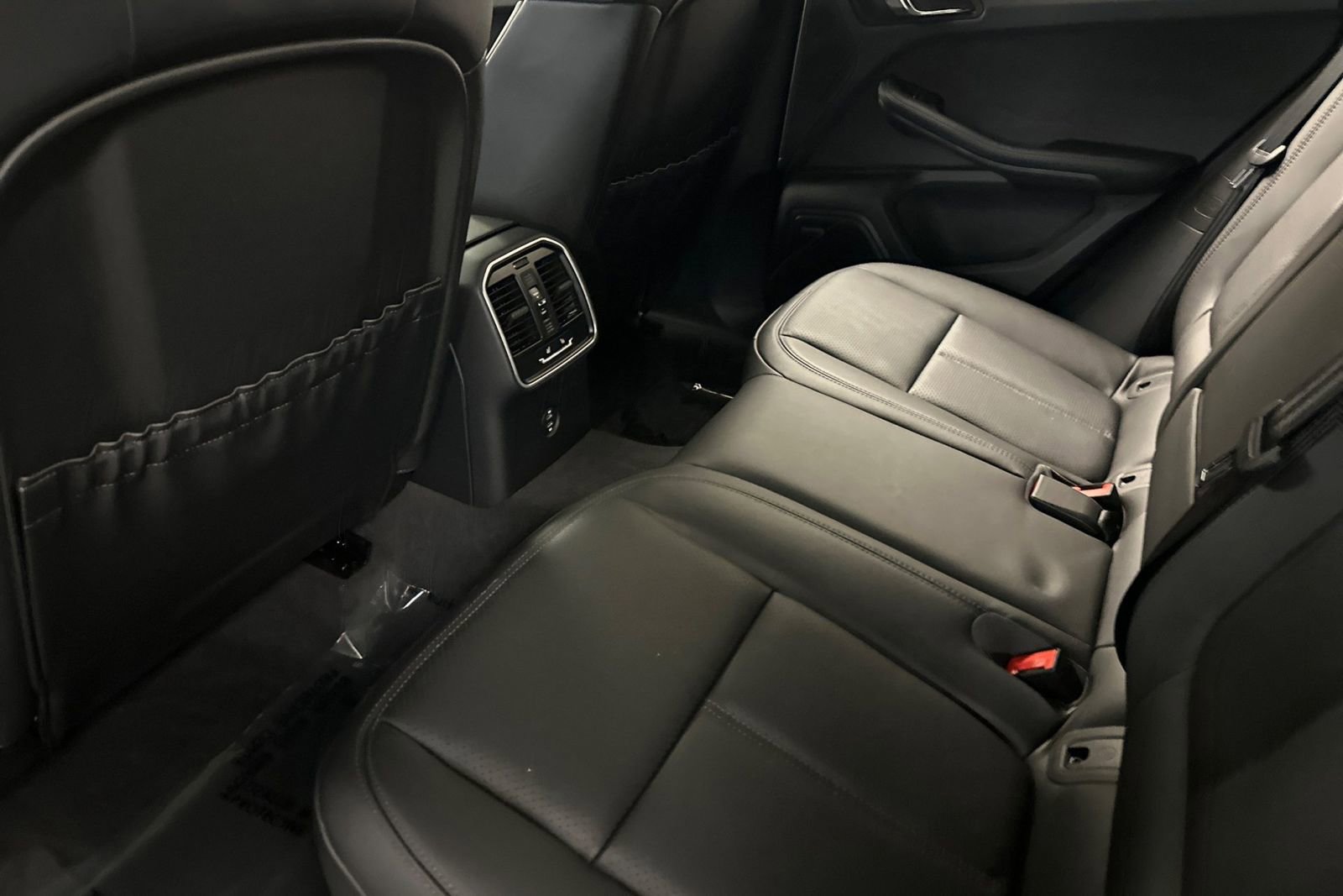 New 2025 Porsche Macan image 14