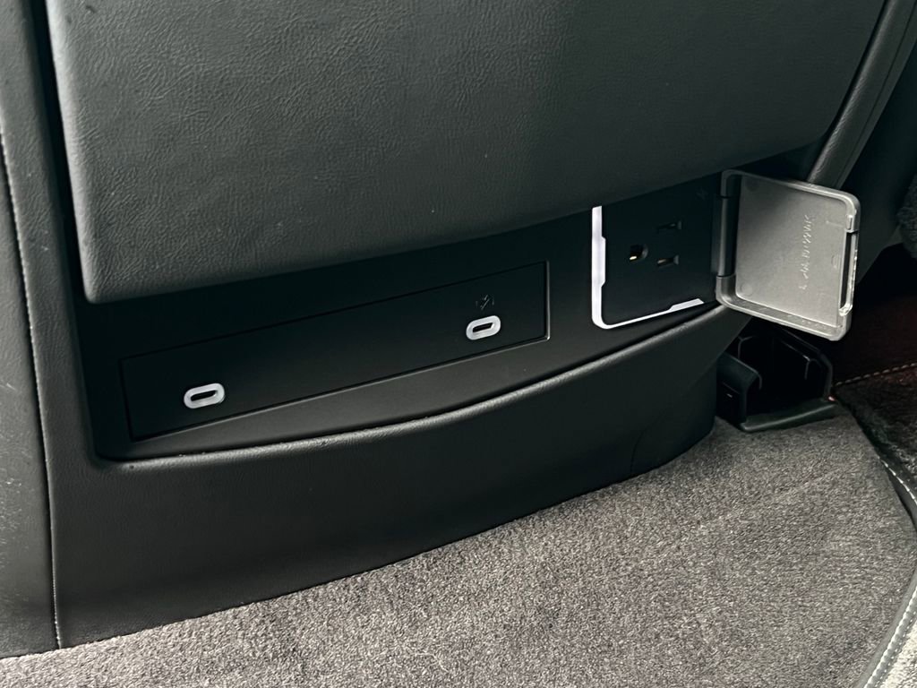 Certified 2023 Cadillac Escalade Premium Luxury image 20