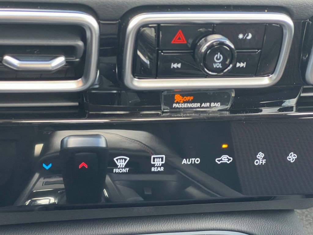New 2026 Nissan Sentra SR image 4